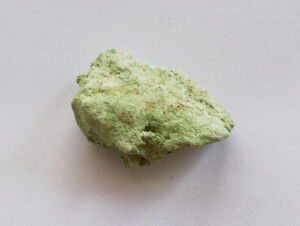 emerald-green-Conichalcite-mineral